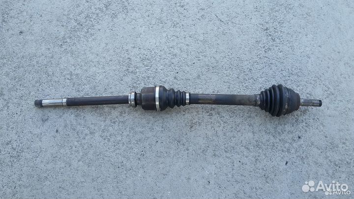 Привод (полуось) передний правый Пежо 308 МКПП