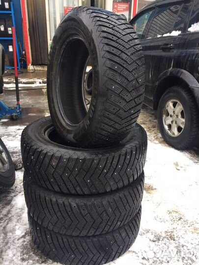 Goodyear UltraGrip Ice 235/65 R17 108T