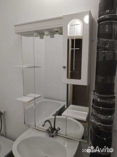 Раковина со стойкой