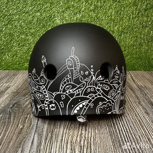 Шлем Liquid Force Flash black