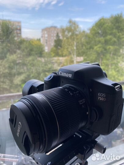Зеркальный фотоаппарат Canon EOS 750 D