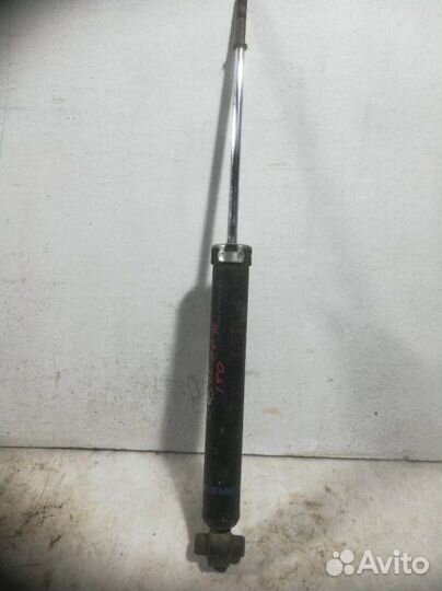 Амортизатор задний задний Toyota Auris 1