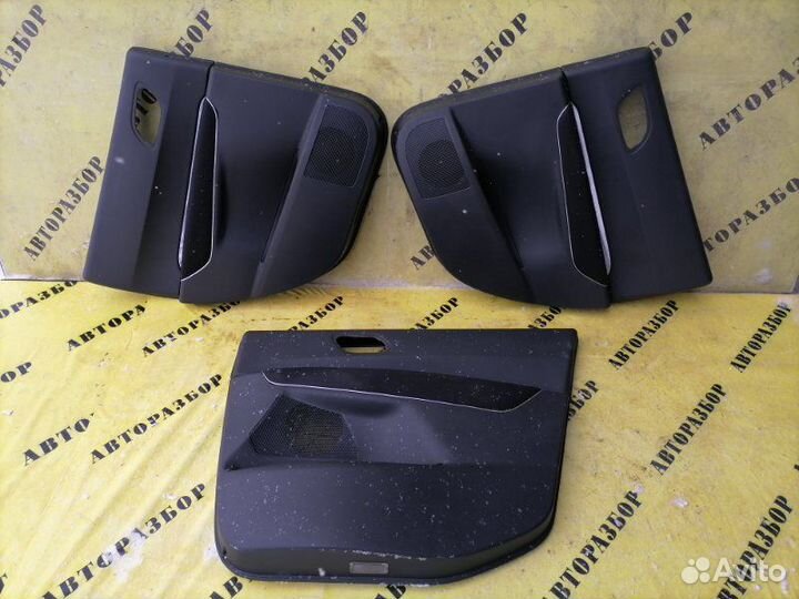 Обшивка двери передней правой Peugeot 3008