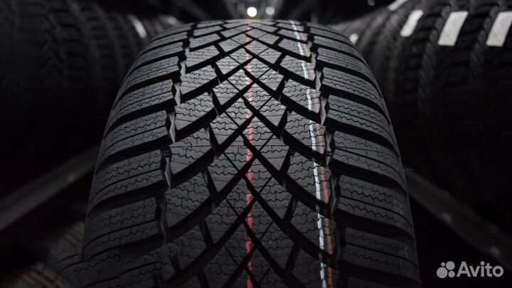 Bridgestone Blizzak LM-005 205/70 R15 102