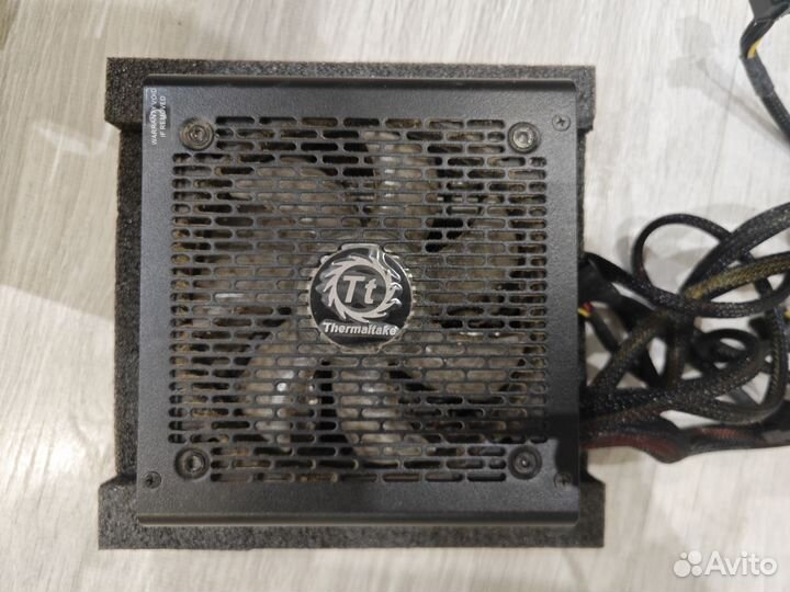 Тhеrmaltаkе Smаrt rgв 700W