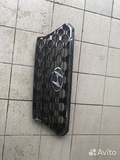 Накладка радиатора Hyundai Santa Fe 86366S1100