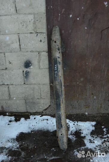 Усилитель бампера задний Volkswagen Golf 4