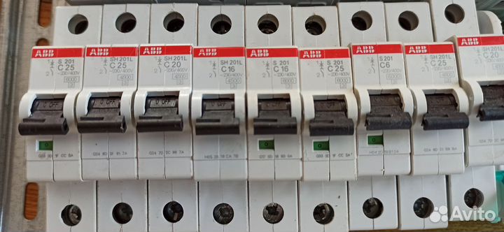 Дифференциальный автомат schneider