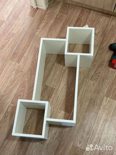 Полка настенная белая