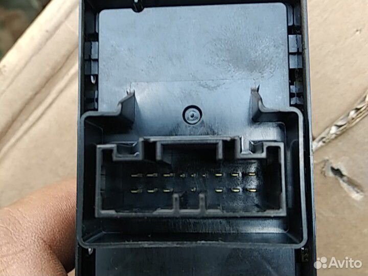 Блок стеклоподъемника Mitsubishi Outlander 3