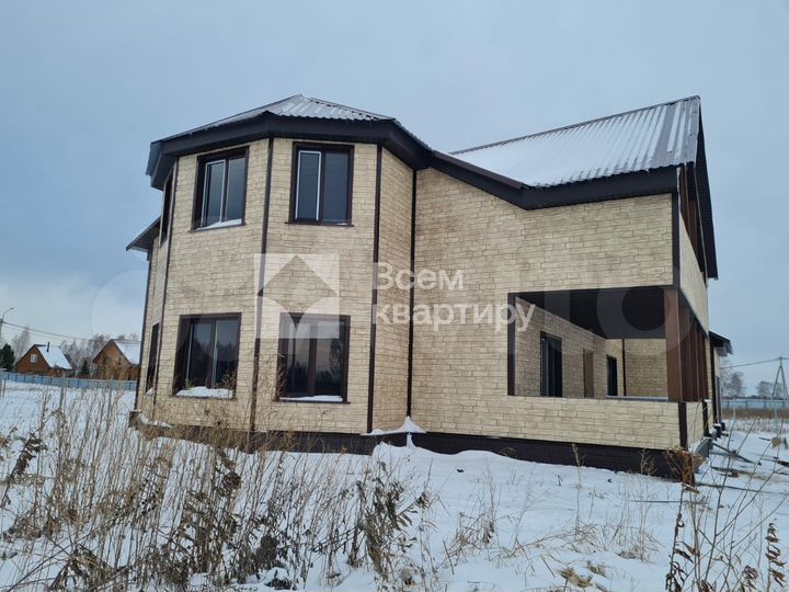 Дом 375 м² на участке 12 сот.