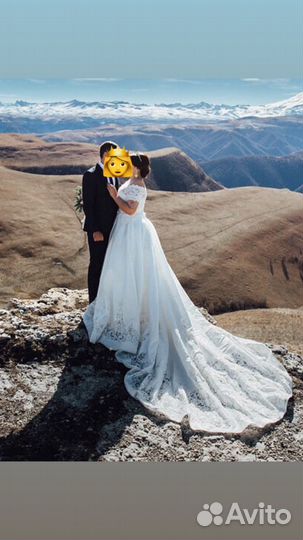 Свадебное платье со шлейфом