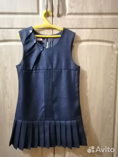 Школьный сарафан р. 134+жилет в подарок