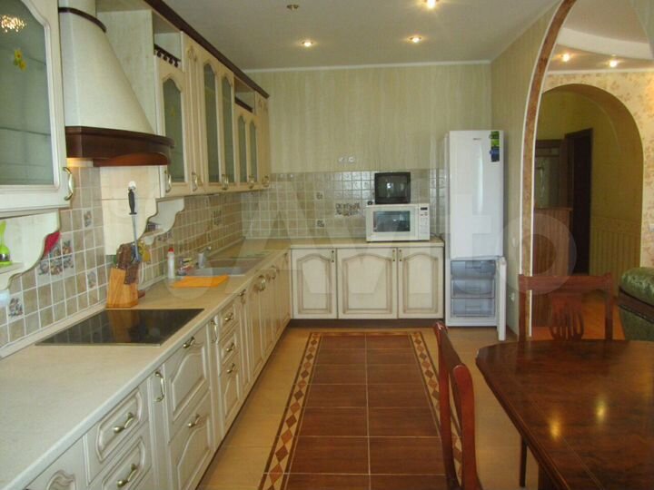 4-к. квартира, 145 м², 5/10 эт.