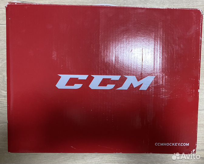 Новые хоккейные коньки ссм