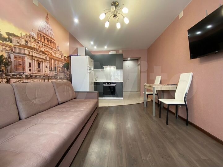 2-к. квартира, 43 м², 1/16 эт.