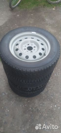 R14 Yokohama Ice Guard F700Z 185/65, PCD 4x98 DIA 56.1