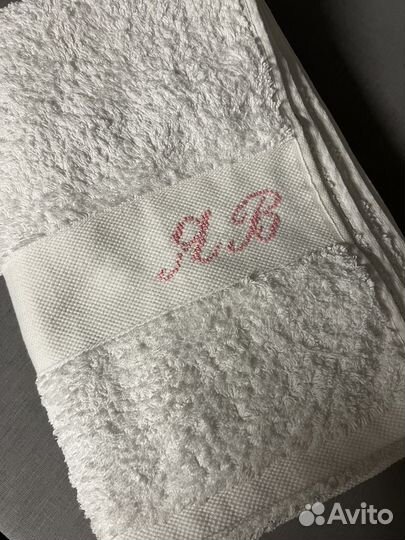 Именная ручная вышивка на полотенце