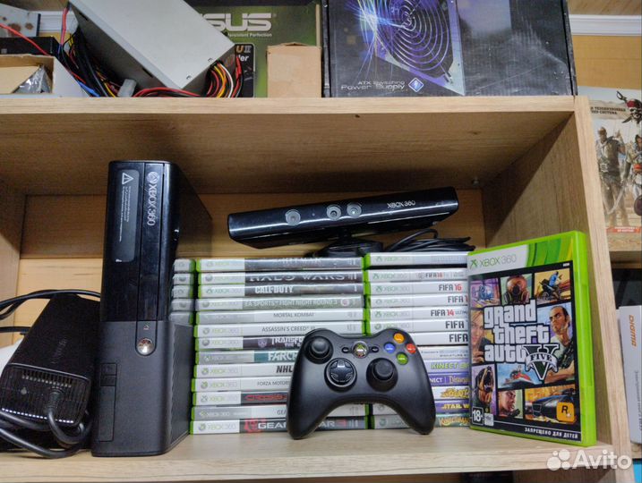 Xbox 360 E + Kinect + 35 дисков лицензия