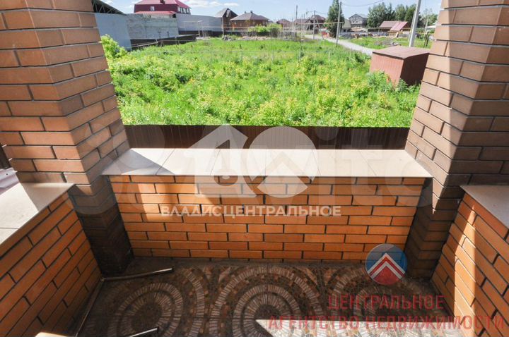 Дом 450 м² на участке 9 сот.