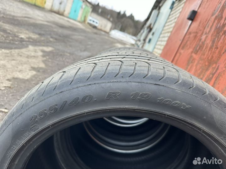 Pirelli P Zero 255/40 R19