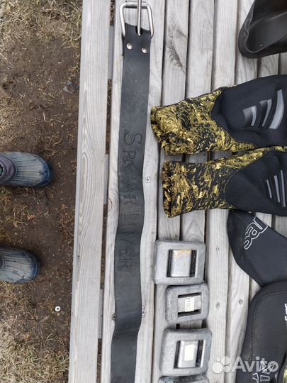 Гидрокостюм, ласты