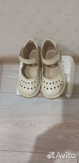 Туфли для девочки 24