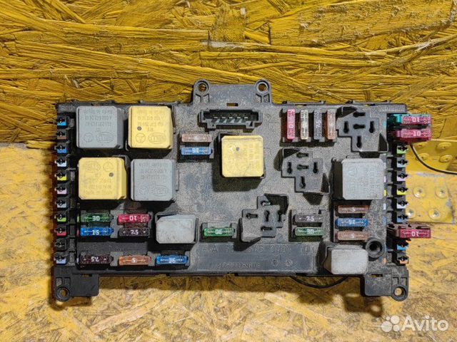 Блок предохранителей Mercedes Viano W639 OM 646