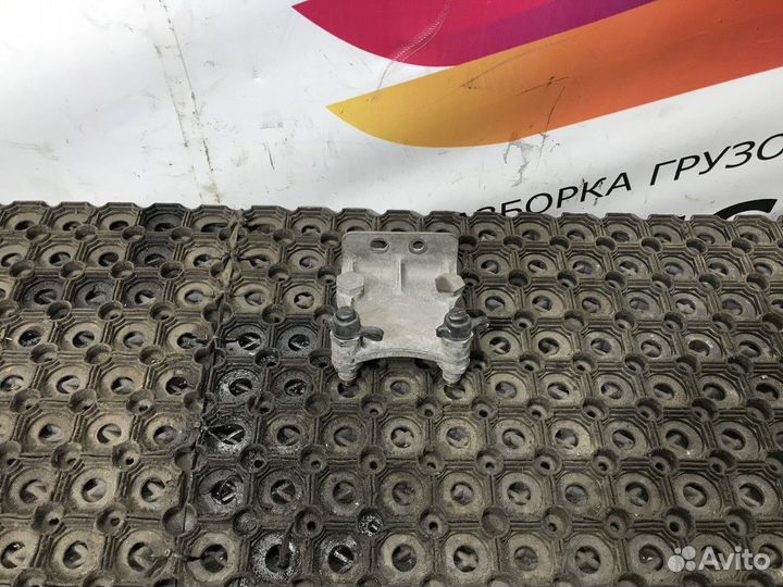 22012676 Кронштейн воздушного клапана Renault T