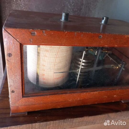 Старинный барограф