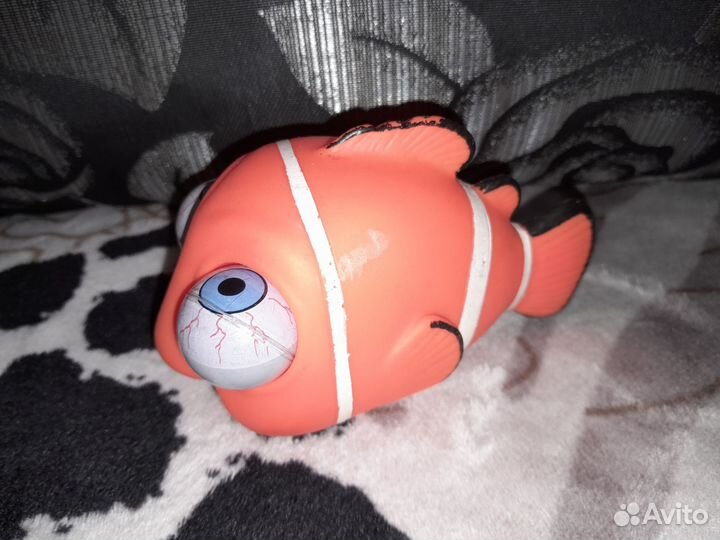 Резиновая рыбка из мультика 