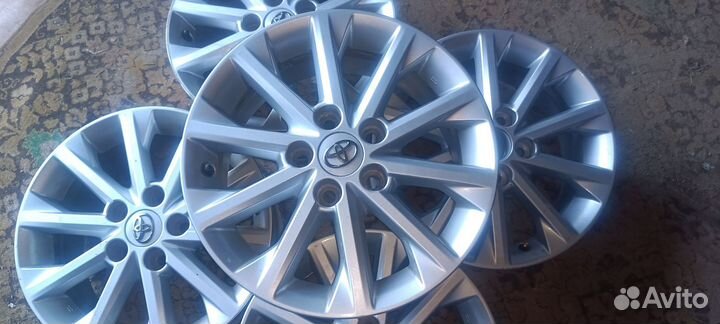 Литые диски на Toyota Camry r16 за 5 шт