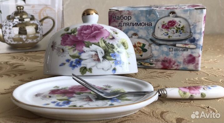 Фарфоровый чайник, лимонница