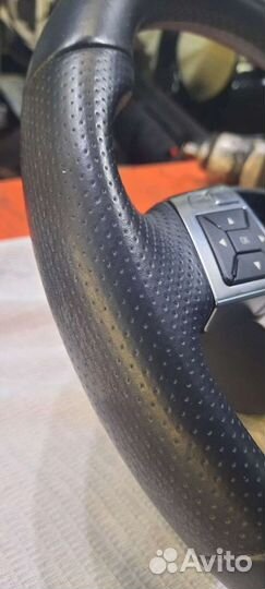 Рулевое колесо мерседес W204 AMG пакет
