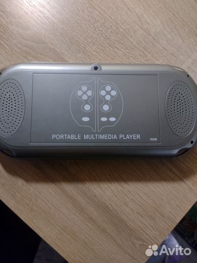 Игровая консоль