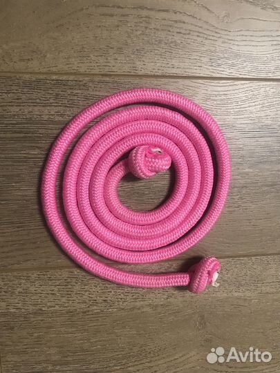 Гимнастическая скакалка