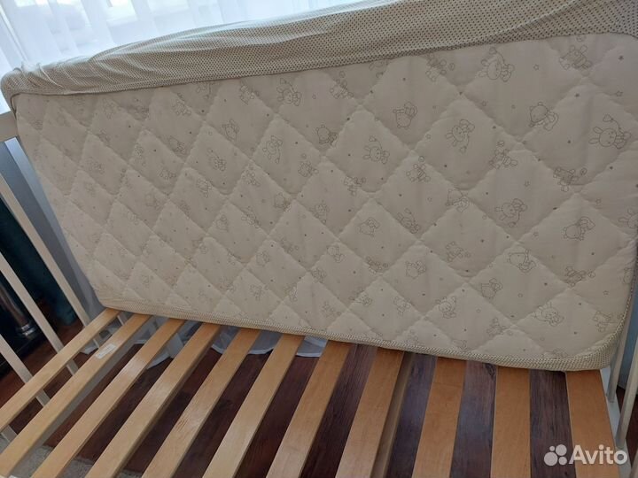 Кроватка для новорожденных