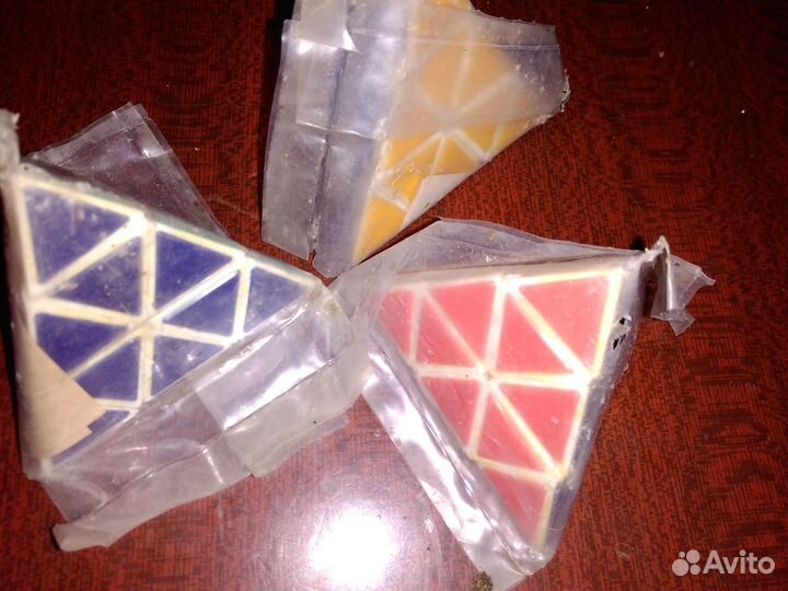 Кубик рубик треугольный