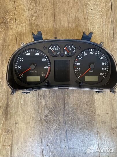 Seat arosa щиток приборов