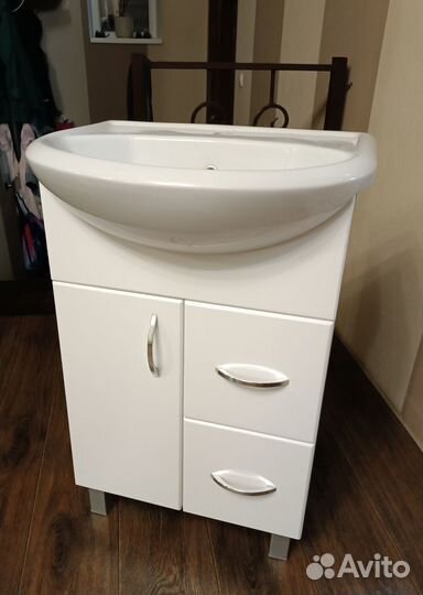 Тумба с раковиной на 55