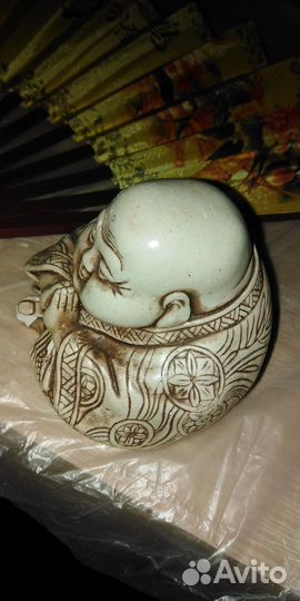 Китайский божок и веер цена за лот