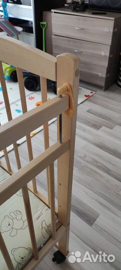 Детская кроватка с матрасом
