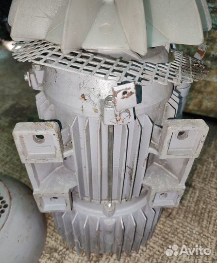 Электродвигатель sever subotica zkmc T90/Югославия