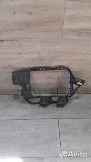 Кронштейн заднего бампера левый Volkswagen Touareg