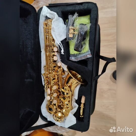 Саксофон сопрано изогнутый новый. Комплект