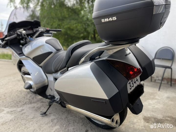 Honda st1300