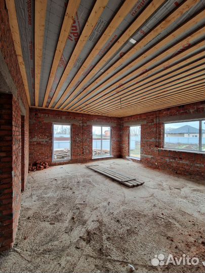 Механизированная стяжка пола и штукатурка стен