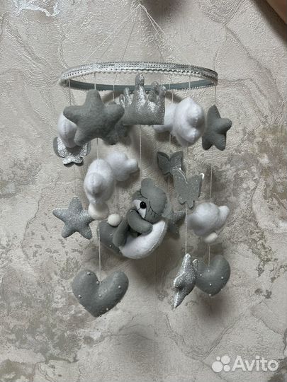 Мобиль на кроватку из фетра