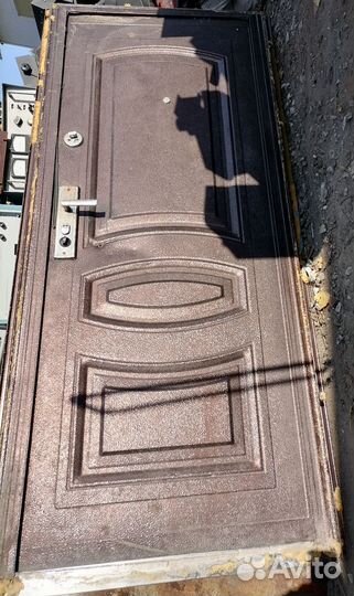 Дверь входная металлическая