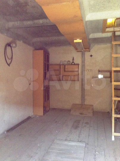 Гараж, > 30 м²